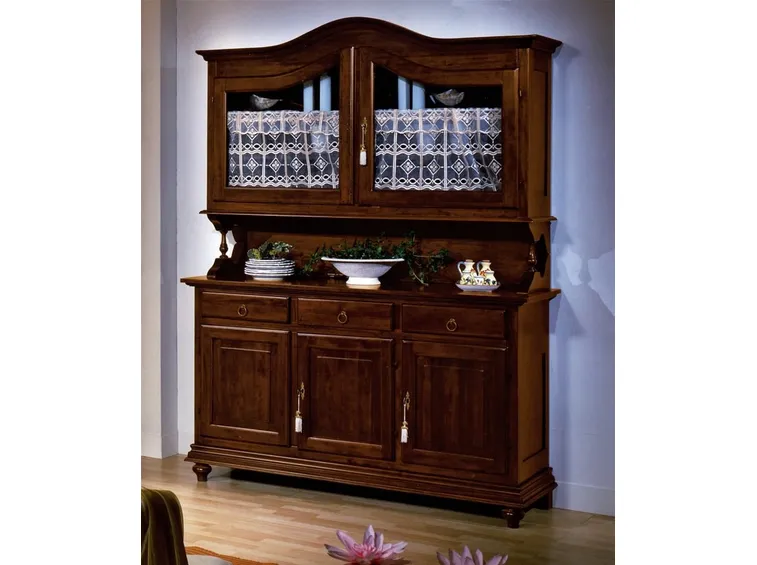 Credenza classica con vetrina superiore
