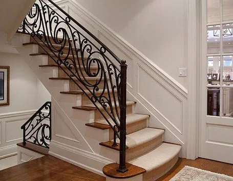 Bellissima ringhiera in stile moderno  Fonte : http://cdn.decoist.com/