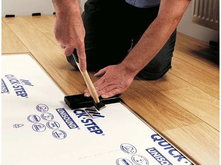 Posa del parquet laminato