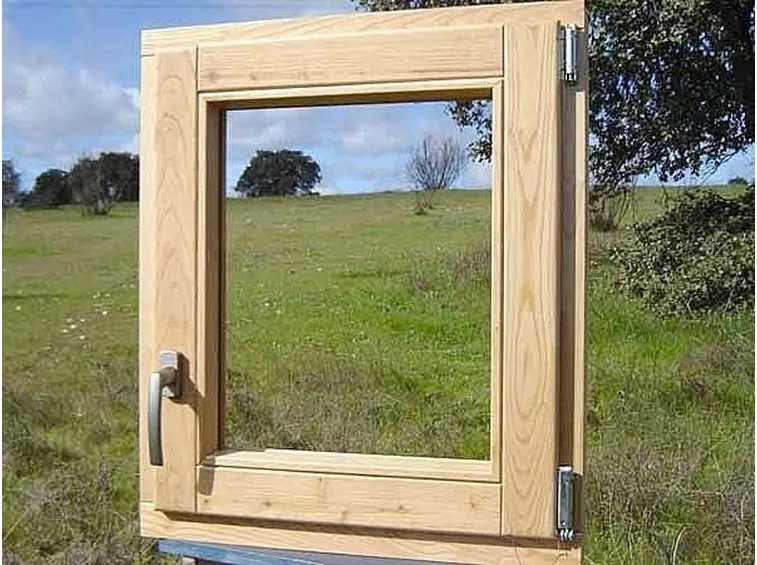 Non è vero che le finestre in legno necessitino di particolare manutenzione