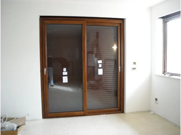 portefinestre legno scuro