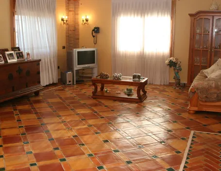 piastrelle in ceramica sul pavimento