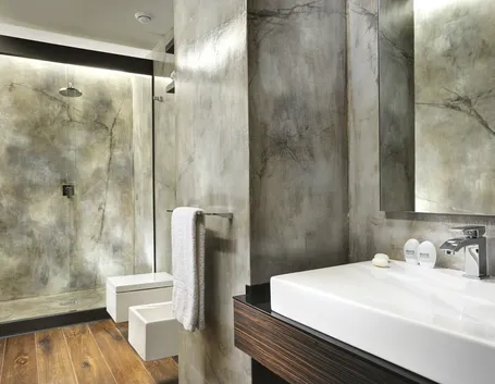 bagno rivestito in microcemento