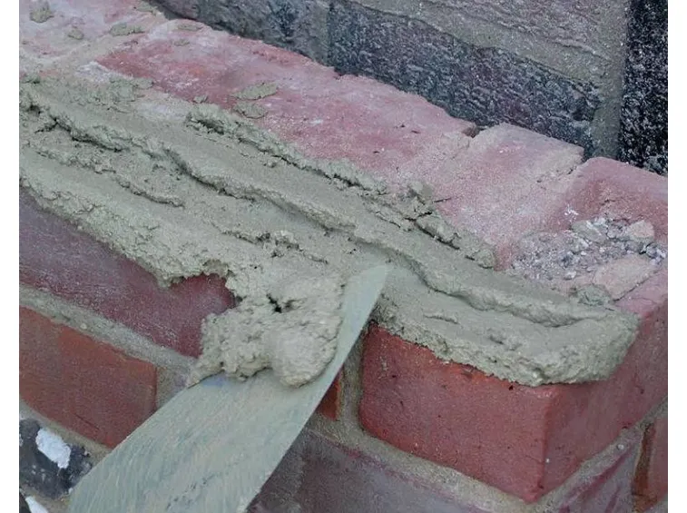 Le malte di calce sono usate per intonaci e come legante per mattoni