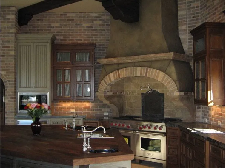 Stucco veneziano in cucina, su cappa