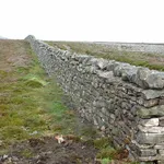 Muro in pietra di confine