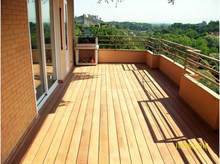 pavimentazione balcone in legno