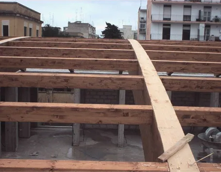 Copertura in legno lamellare curva
