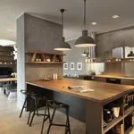 parete divisoria tra cucina e living
