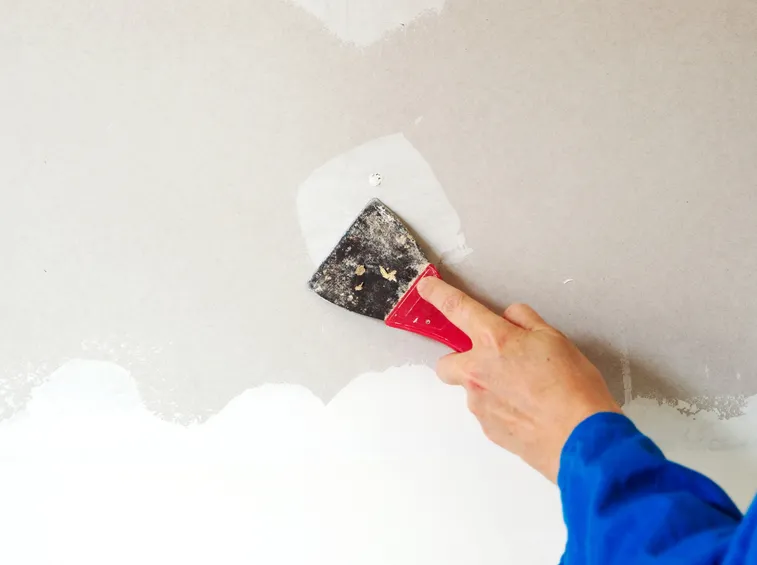 Stuccate con cura e attenzione le giunture tra i pannelli
