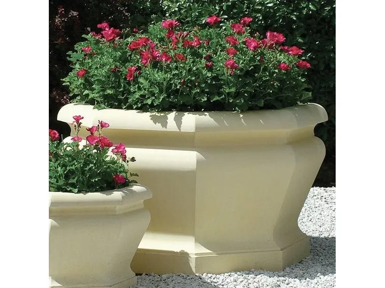 Fioriere in pietra