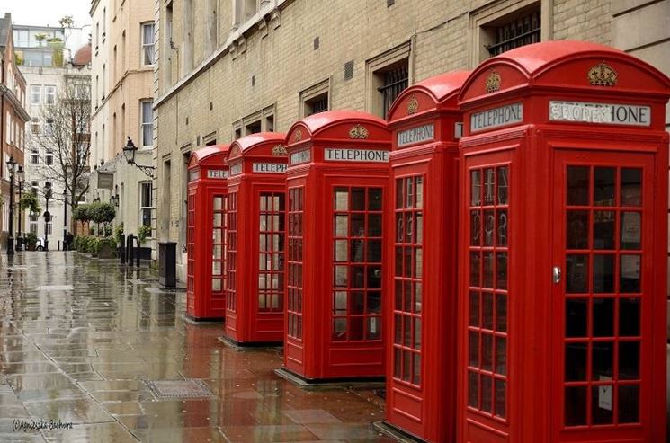 Le cabine telefoniche di Londra sono parte integrante dell'arredo urbano