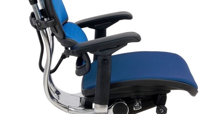 Una sedia ergonomica