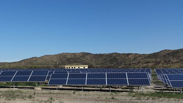 Grande impianto fotovoltaico