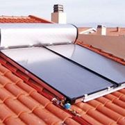 pannelli solari per acqua calda sul tetto