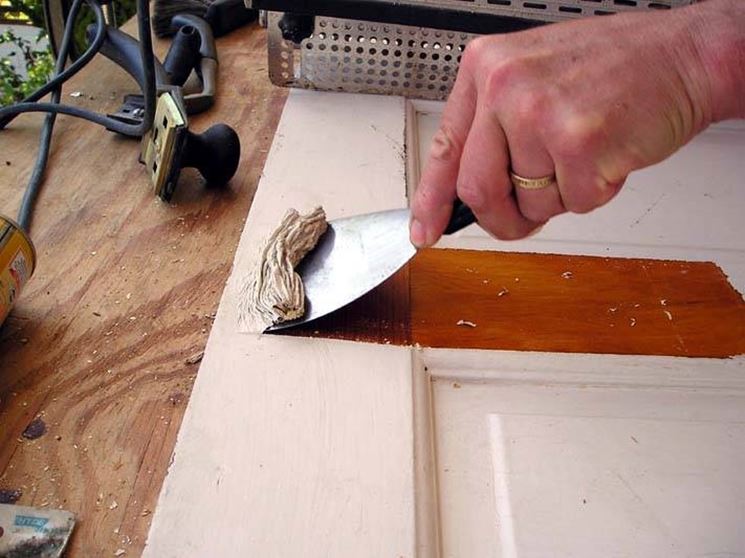 Sverniciare il legno come verniciare consigli su come ... Verniciare legno grezzo