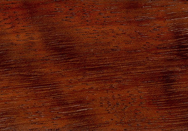 Dettaglio legno iroko lavorato