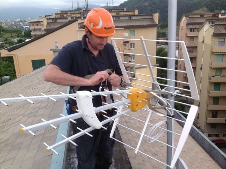 Installazione di un'antenna televisiva