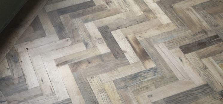 levigare il parquet 