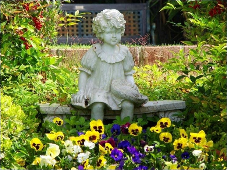 Statua di bambino