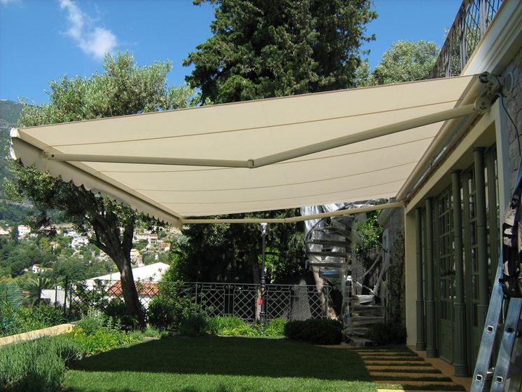 Tenda da sole con braccio