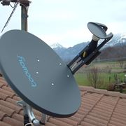 Antenna parabolica montata su un tetto