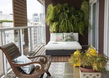 Un'idea per arredare il balcone con gusto