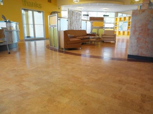 Posa in opera pavimenti in sughero pavimentazioni come funziona ... Pavimenti in resina pro e contro