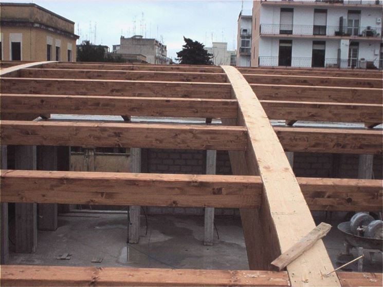 Copertura in legno lamellare curva