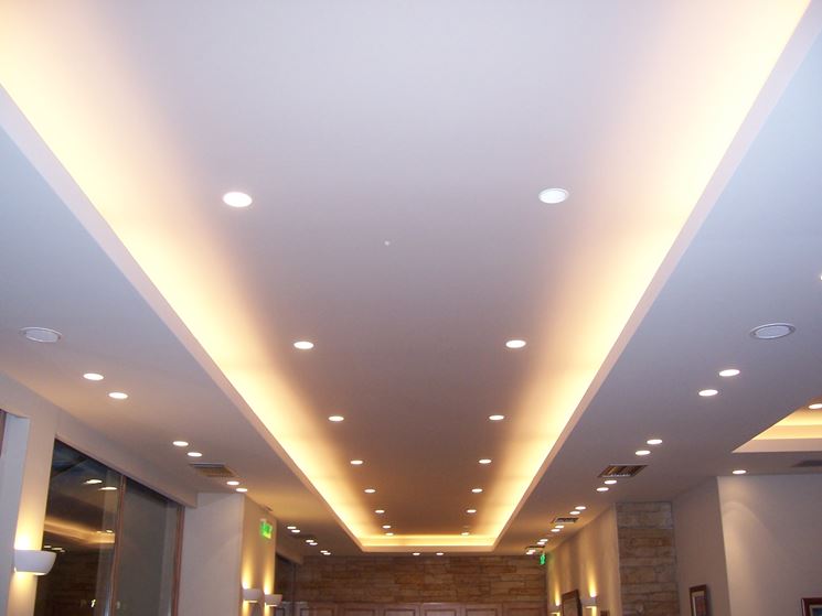 soffitto in cartongesso con illuminazione