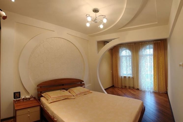 Camera da letto con archi in cartongesso
